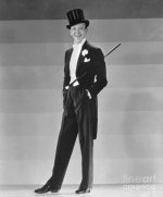 fred-astaire-in-top-hat-and-tails-bettmann.jpg